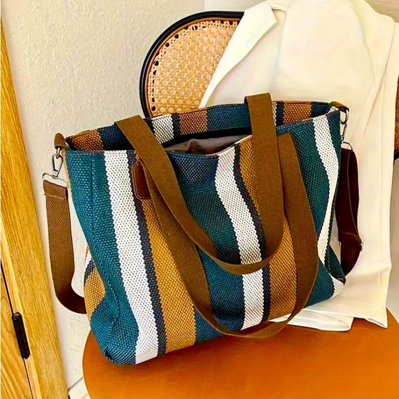 Handbags - NWOT~Stylish Striped Tote bag – Spacious Crossbody/Durable & Versatile Handbag